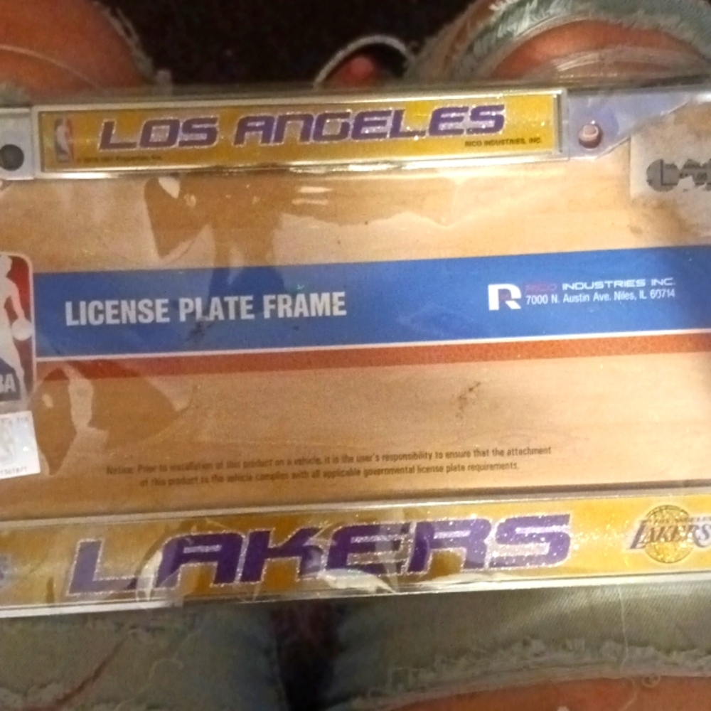 Lakers license plate and magnet set